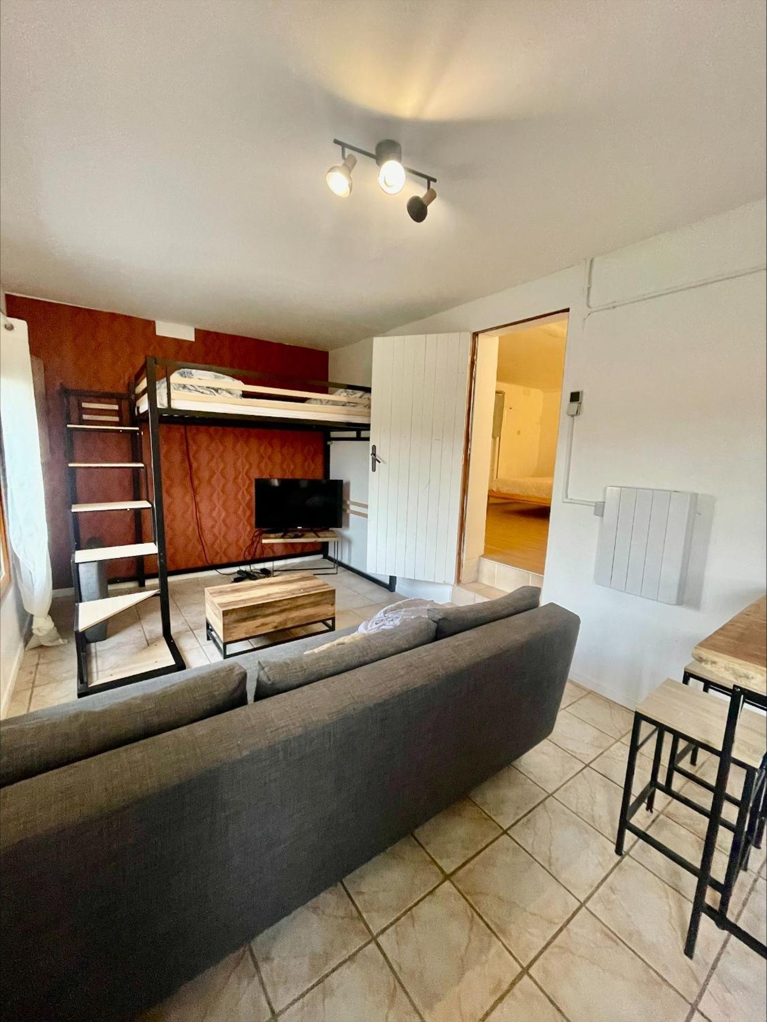 Logement En Rez De Jardin Guérard Buitenkant foto